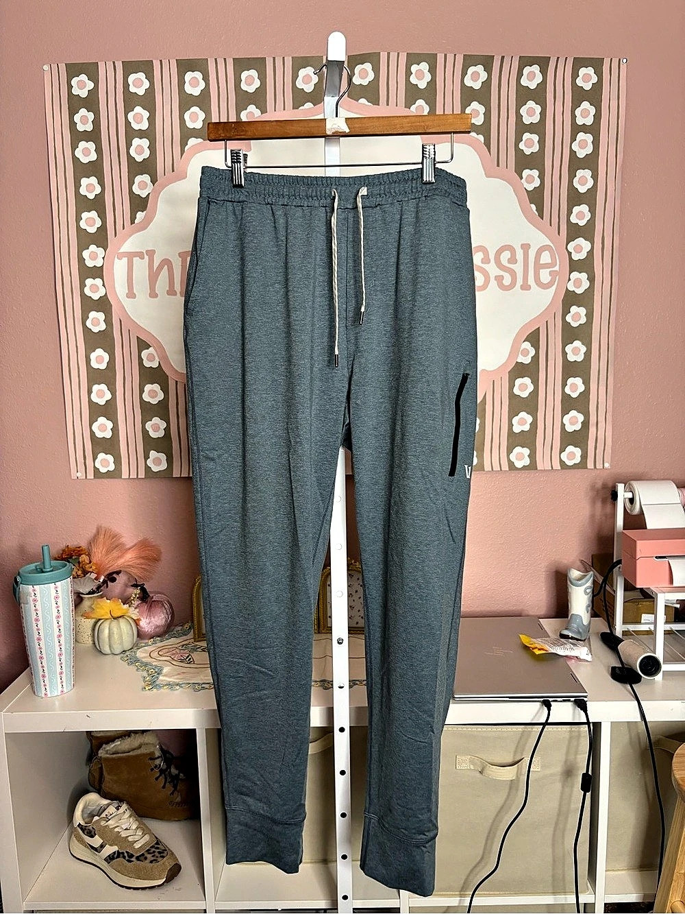 Vuori Sunday Performance 28" Sweatpants in Blue Sea Heather large